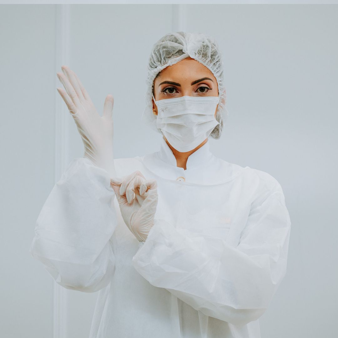 100 Unidades Touca Hospitalar Descartável em TNT Sanfonada hospital